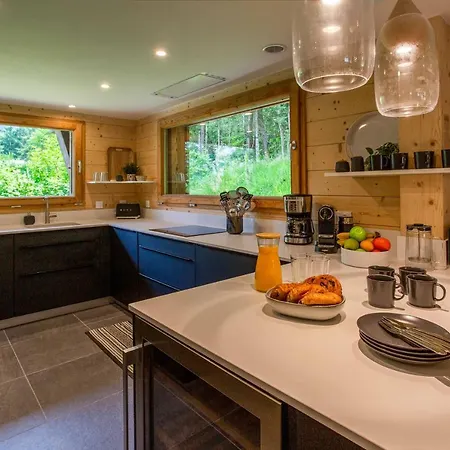 Chalet Bonnabelle - Year *